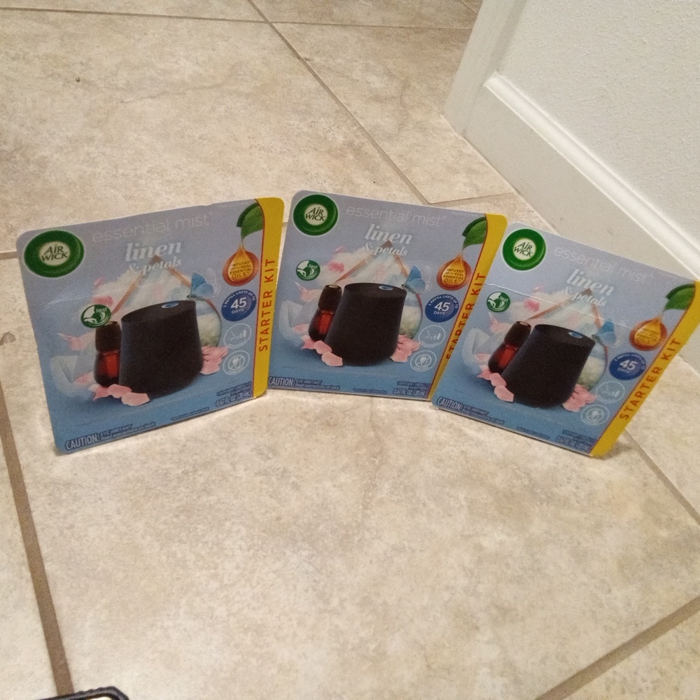 3 BRAND NEW Airwick Essential Mist starter kitS